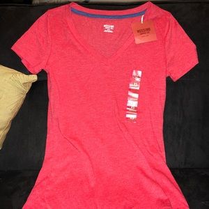 ⭐️🌟BNWT Mossimo Red T-shirt⭐️🌟